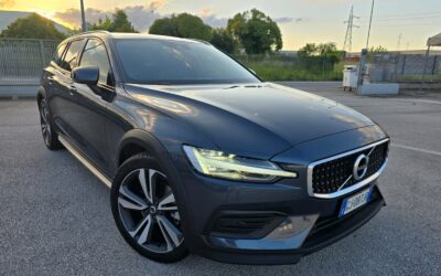 Volvo V60 Cross Country 2.0 b4 Business Pro Line awd auto